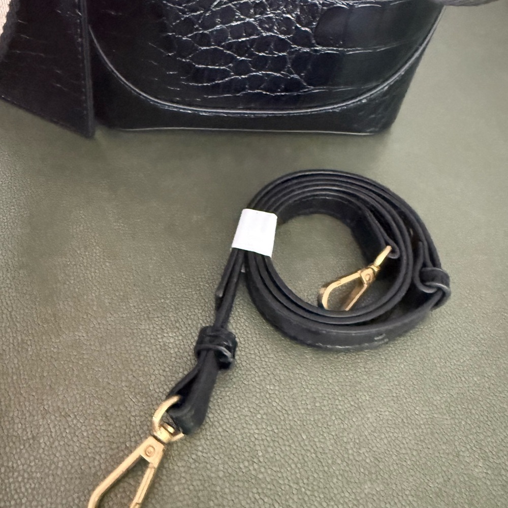 Black and Cream Women's Pressed Croc Shoulder/Handle Bag NWOT - Picture 5 of 8